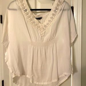 Cute Cream AE top , great condition